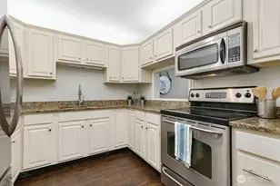 7930 SE 34th St, Mercer Island, WA 98040 - Photo 11