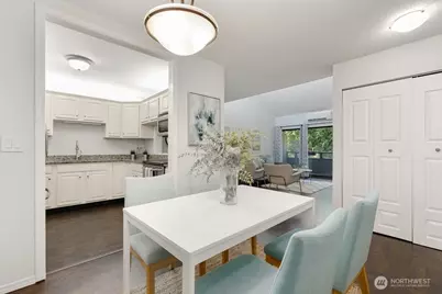 7930 SE 34th Street #513, Mercer Island, WA 98040 - Photo 9