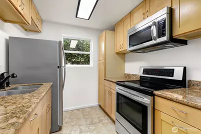 19857 25th Avenue NE #105, Shoreline, WA 98155 - Photo 9