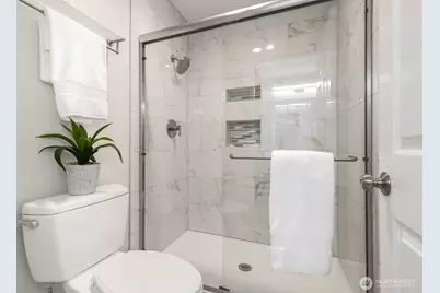 7600 SE 29th St #311, Mercer Island, WA 98040 - Photo 17