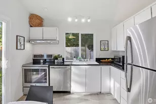 12227 NE 137th Pl, Kirkland, WA 98034 - Photo 11