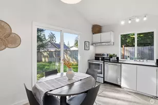 12227 NE 137th Pl, Kirkland, WA 98034 - Photo 9