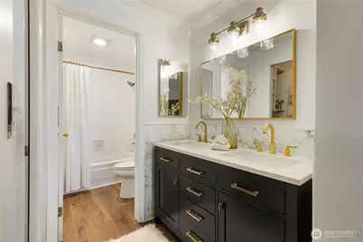 2244 13th Ave W #206, Seattle, WA 98119 - Photo 11