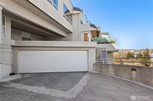 2400 8th Ave N, Seattle, WA 98109 - Photo 29