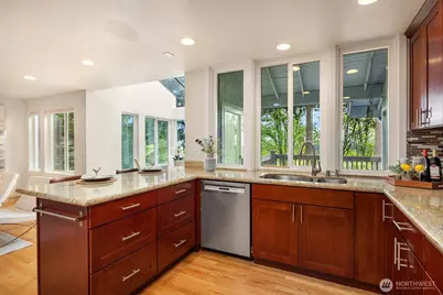 5005 136th Place SE, Bellevue, WA 98006 - Photo 11