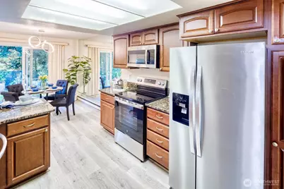 15208 NE 8th Street #C4, Bellevue, WA 98007 - Photo 9