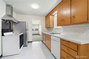 9052 12th Ave NW, Seattle, WA 98117 - Photo 9