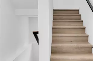 631 W Emerson St, Seattle, WA 98119 - Photo 21