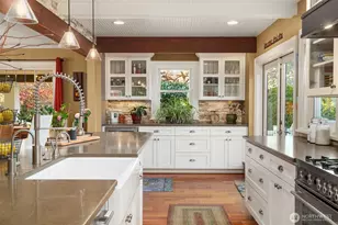 9225 Olympic View Dr, Edmonds, WA 98020 - Photo 9