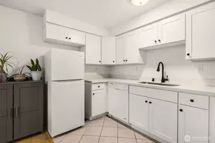 220 SW Clark St, Issaquah, WA 98027 - Photo 3