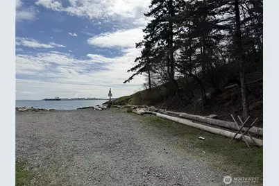 7670 Holiday Boulevard, Anacortes, WA 98221 - Photo 13