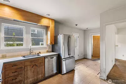 2422 E Louisa Street, Seattle, WA 98112 - Photo 7