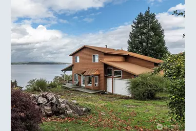 26 E Port Garden Dr, Everett, WA 98206 - Photo 1