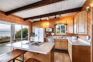 26 E Port Gardner Dr, Everett, WA 98206 - Photo 5