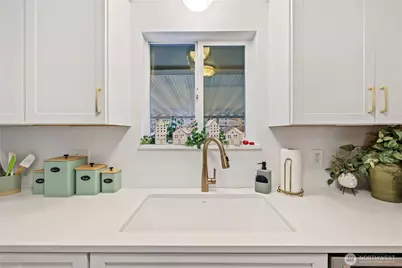 1215 Stillwell Street NE, Olympia, WA 98516 - Photo 7