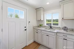 6941 NE Libby Rd, Olympia, WA 98506 - Photo 9
