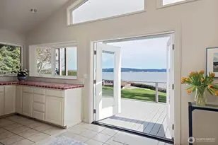 2693 N Bluff Rd, Greenbank, WA 98253 - Photo 15