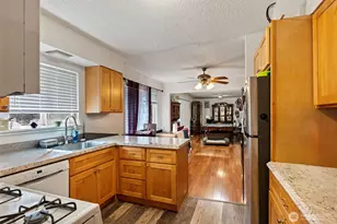 194 May Street W, Port Orchard, WA 98366 - Photo 5