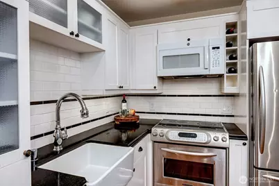 201 Galer Street #331, Seattle, WA 98109 - Photo 5