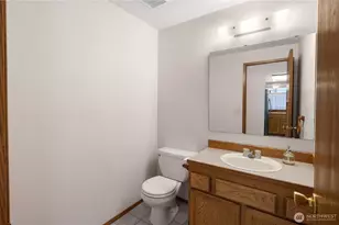 1051 E Ballantrae Dr, Shelton, WA 98584 - Photo 15