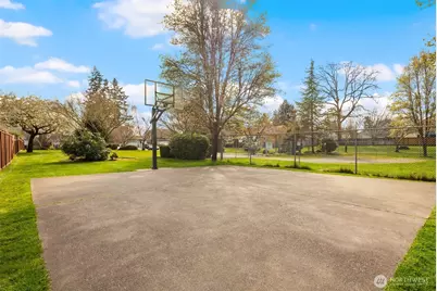 17915 25th Avenue E, Tacoma, WA 98445 - Photo 37