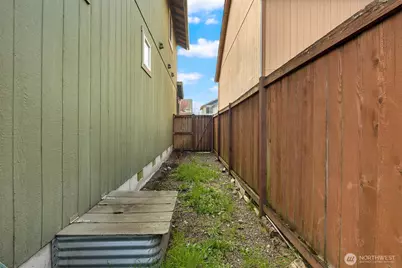 17915 25th Avenue E, Tacoma, WA 98445 - Photo 35