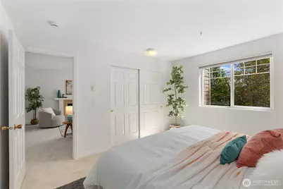 18501 SE Newport Way #H235, Issaquah, WA 98027 - Photo 11