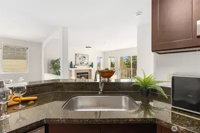 18501 SE Newport Way #H235, Issaquah, WA 98027 - Photo 9