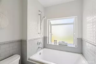 1606 33rd Ave, Seattle, WA 98122 - Photo 23