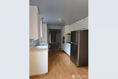 16301 N Wallingford Avenue N, Shoreline, WA 98133 - Photo 5