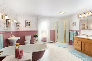 303 7th St, Anacortes, WA 98221 - Photo 13