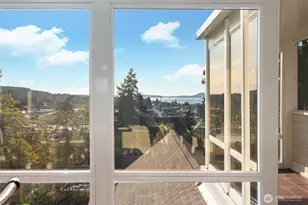 303 7th St, Anacortes, WA 98221 - Photo 25