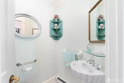 303 7th Street, Anacortes, WA 98221 - Photo 33