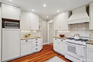 314 N 117th St, Seattle, WA 98133 - Photo 9