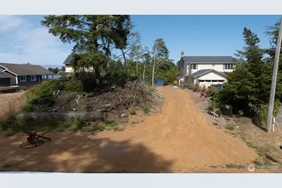 544 Mt Olympus Avenue SE, Ocean Shores, WA 98569 - Photo 17