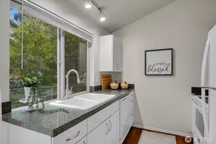 8901 Emerson Pl, Everett, WA 98208 - Photo 11