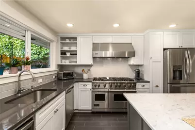 9525 Mercerwood Drive, Mercer Island, WA 98040 - Photo 7