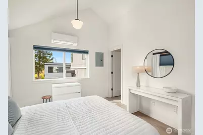 411 B NE 80th Street, Seattle, WA 98115 - Photo 15