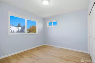 2313 N 39th St, Seattle, WA 98103 - Photo 23