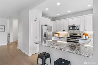 205 Newport Way NW #J1, Issaquah, WA 98027 - Photo 13