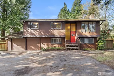 13575 Roosevelt Way N, Seattle, WA 98133 - Photo 1
