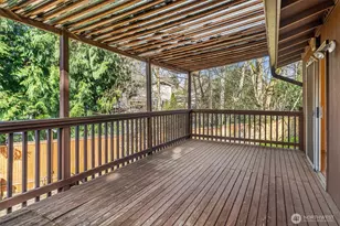 13575 Roosevelt Way N, Seattle, WA 98133 - Photo 25