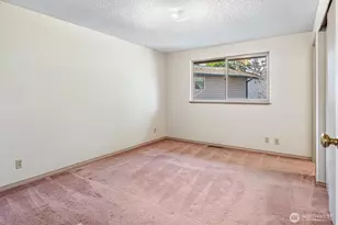 13575 Roosevelt Way N, Seattle, WA 98133 - Photo 15