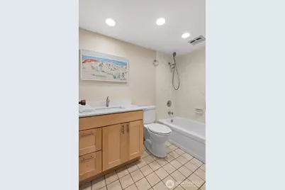 13575 Roosevelt Way N, Seattle, WA 98133 - Photo 17