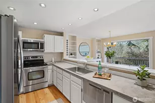 790 Madison Ave N, Bainbridge Island, WA 98110 - Photo 19