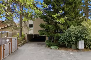 790 Madison Ave N, Bainbridge Island, WA 98110 - Photo 3