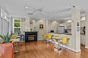 2415 2nd Ave, Seattle, WA 98121 - Photo 25