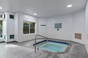 2415 2nd Ave, Seattle, WA 98121 - Photo 21