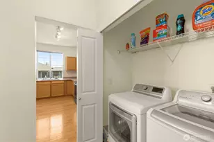 6895 Holly Park Dr S, Seattle, WA 98118 - Photo 15