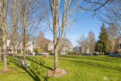 6895 Holly Park Drive S, Seattle, WA 98118 - Photo 29